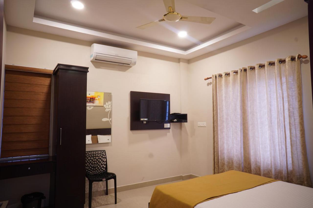 Metro Residency Hotel Kochi Luaran gambar