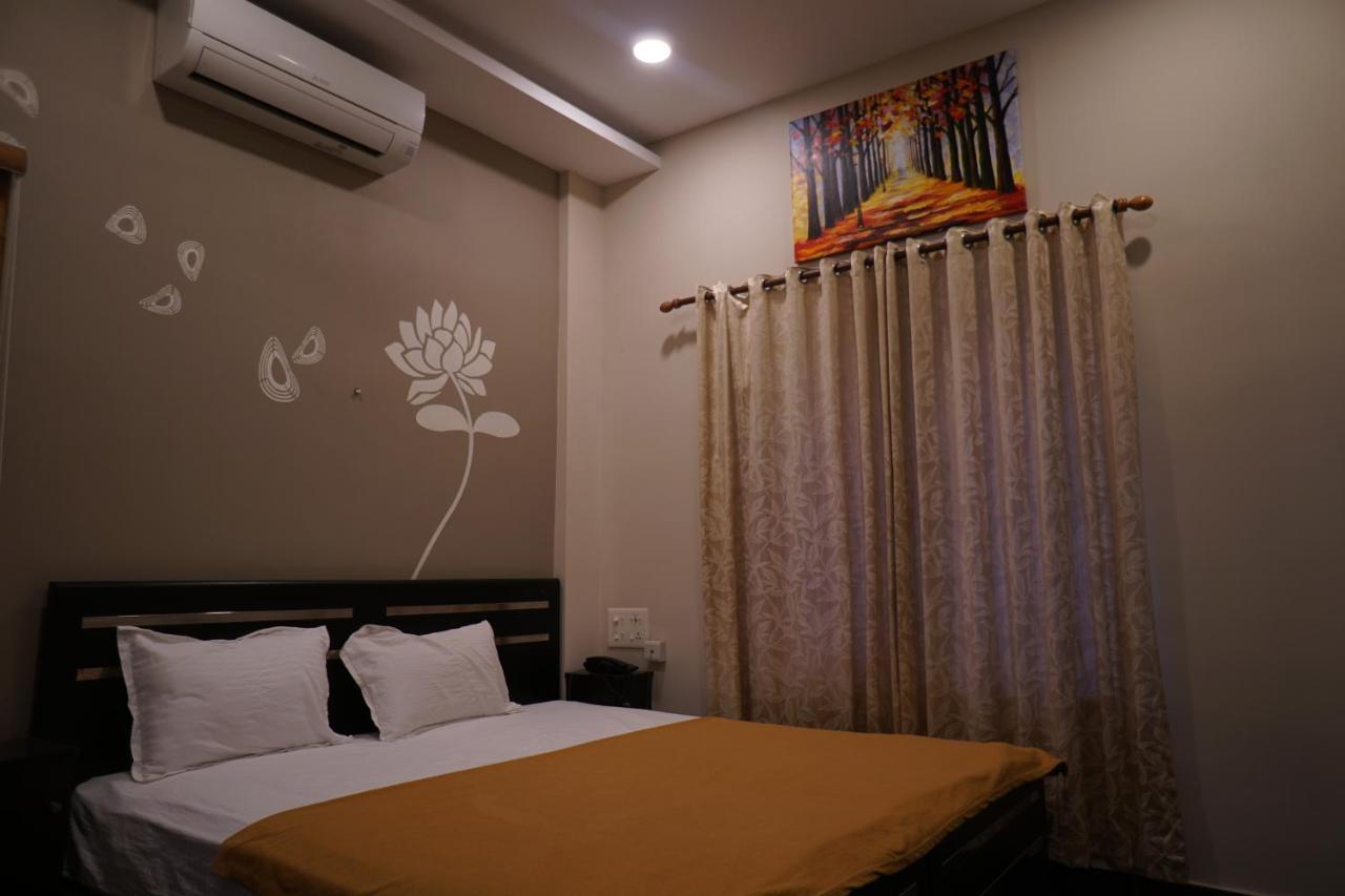 Metro Residency Hotel Kochi Luaran gambar