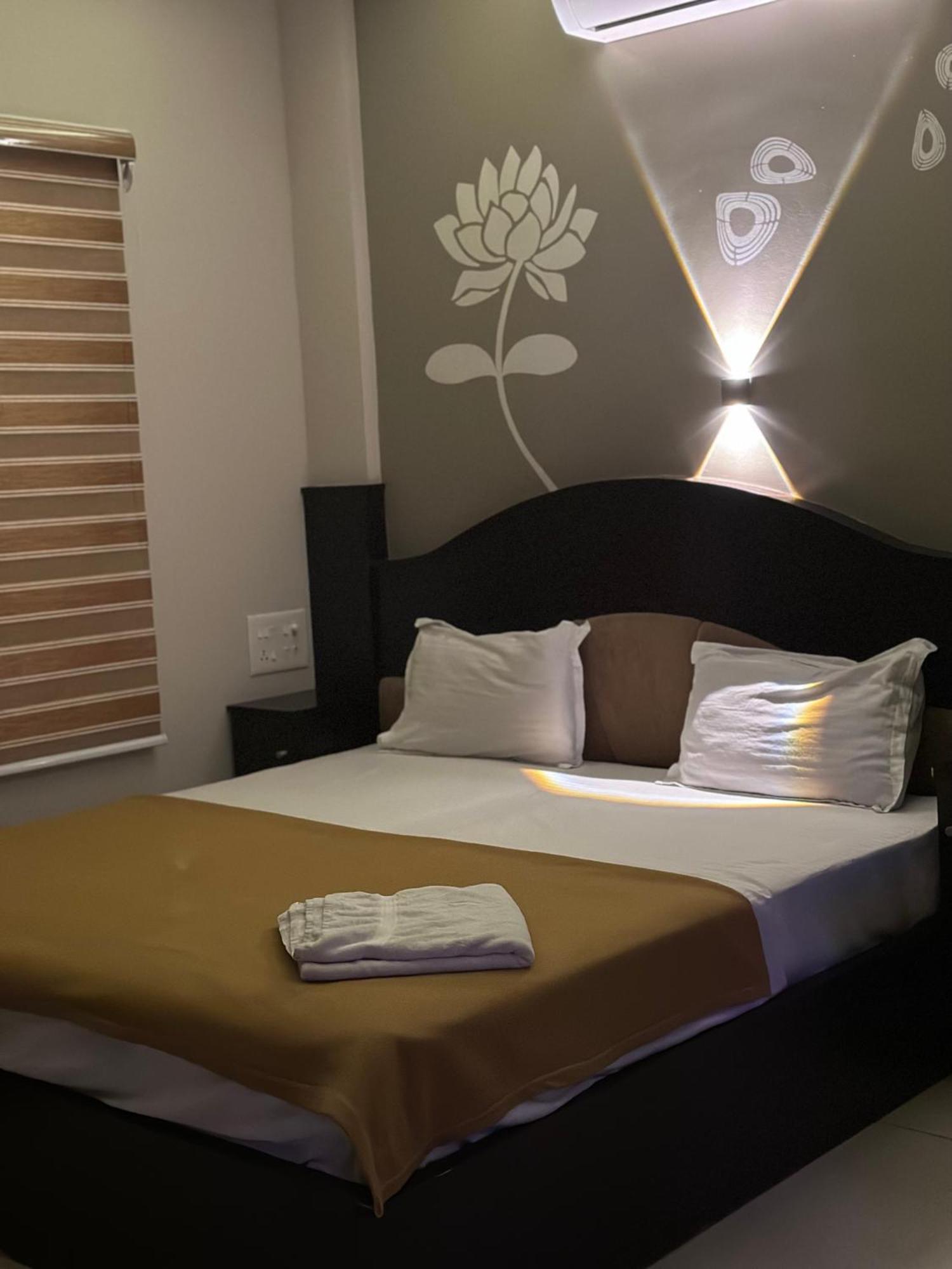 Metro Residency Hotel Kochi Luaran gambar