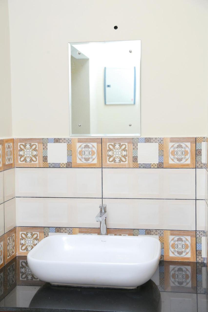 Metro Residency Hotel Kochi Luaran gambar
