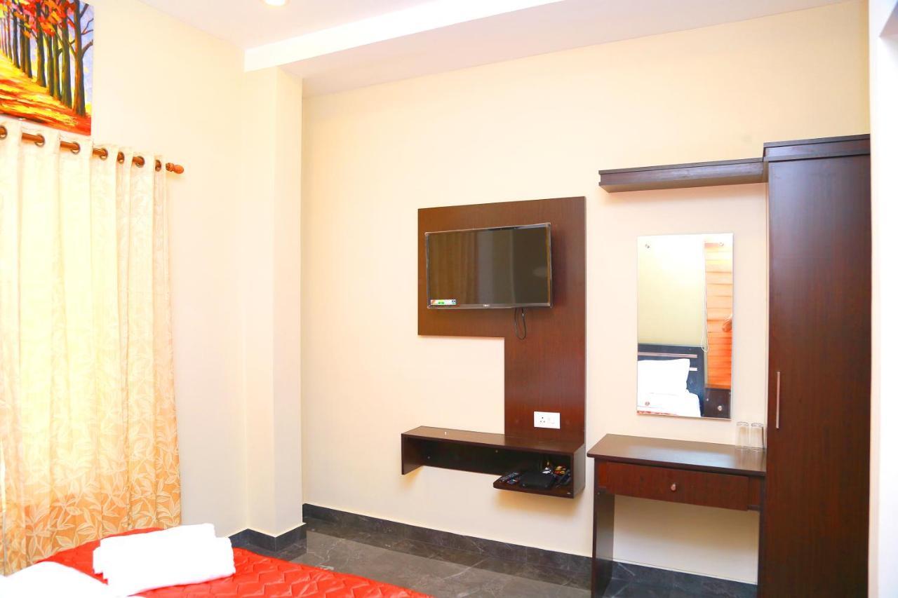 Metro Residency Hotel Kochi Luaran gambar