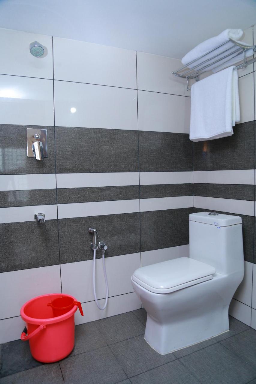 Metro Residency Hotel Kochi Luaran gambar
